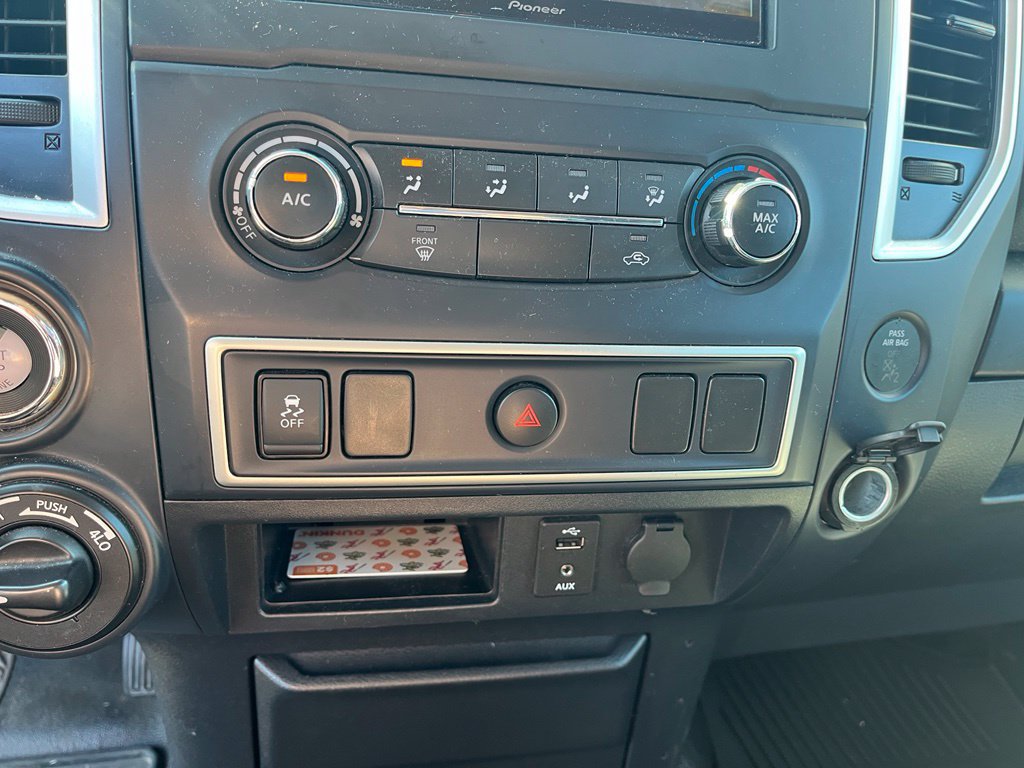 Used 2017 Nissan Titan S AWD/4WD image 16