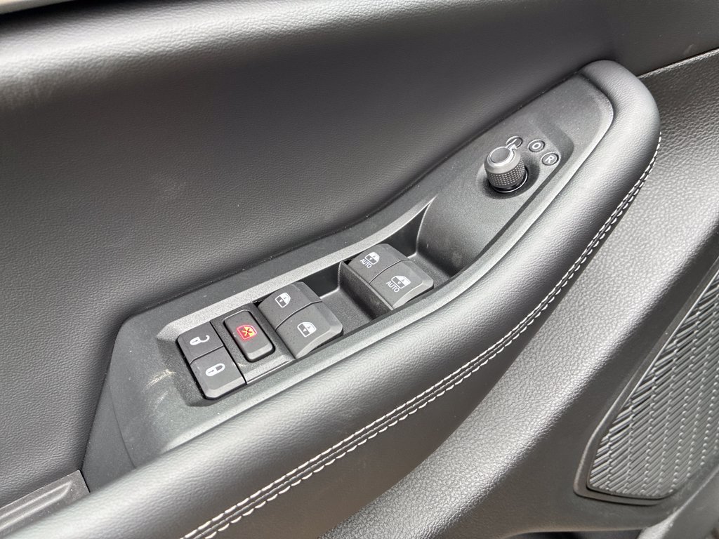 New 2026 Jeep Grand Cherokee Altitude AWD/4WD image 11