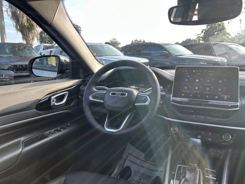New 2026 Jeep Compass Latitude image 31