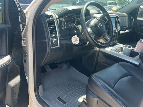 Used 2017 RAM 1500 Laramie w/ Convenience Group AWD/4WD image 10