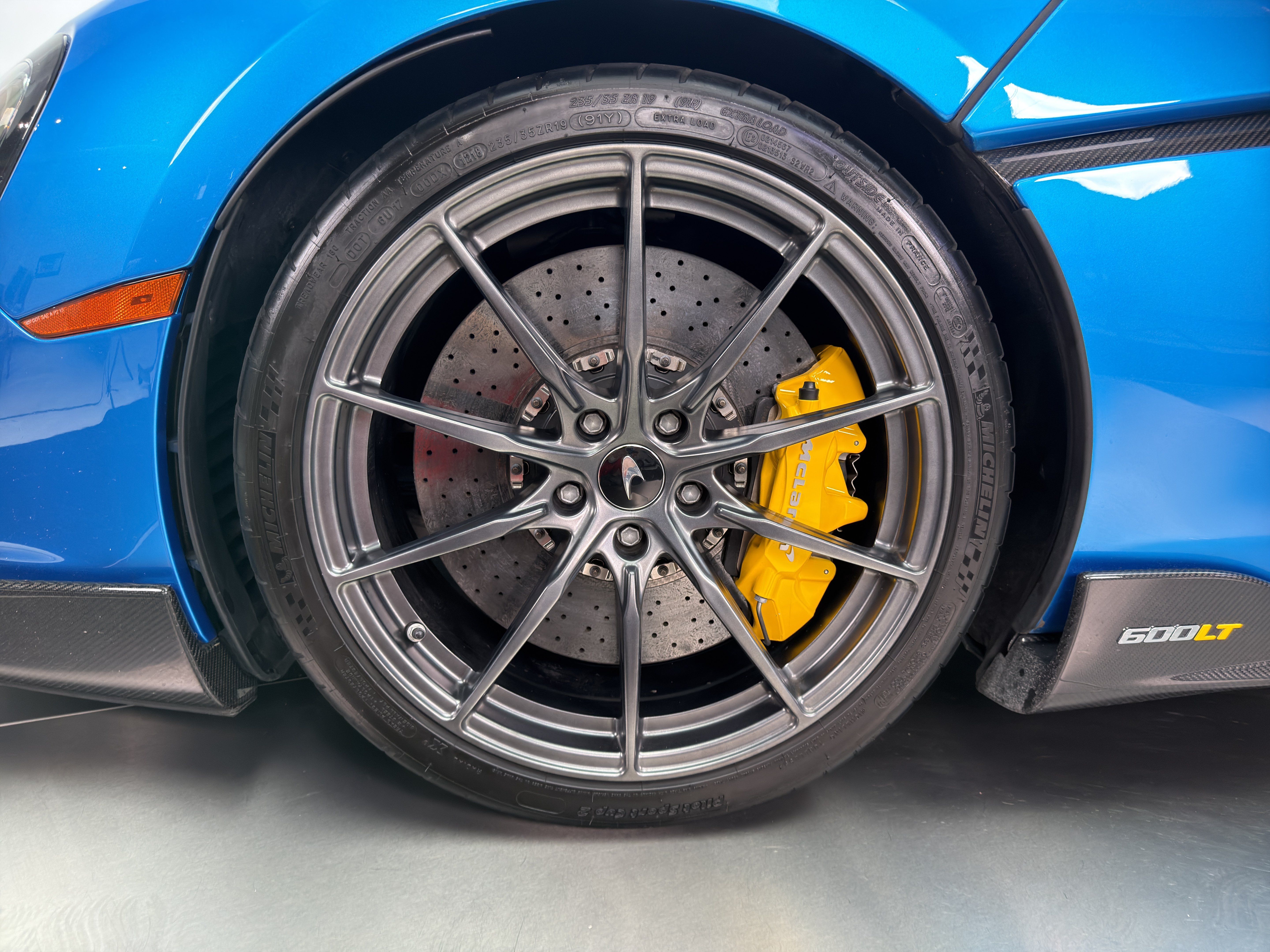 Used 2019 McLaren 600LT RWD image 13