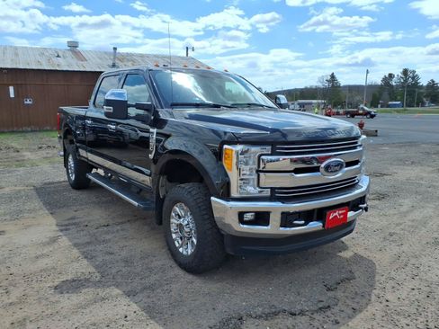 Used 2017 Ford F250 Lariat w/ Chrome Package AWD/4WD image 8