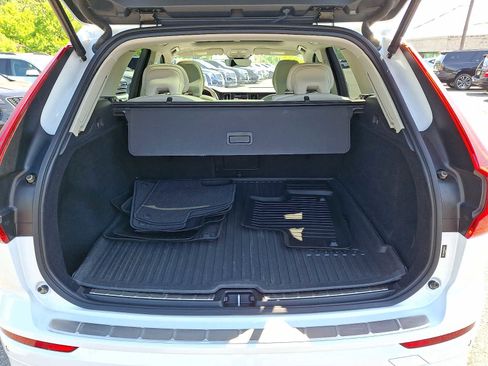 Used 2022 Volvo XC60 B5 Momentum w/ Climate Package AWD/4WD image 29