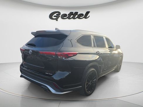 Used 2023 Toyota Highlander XSE image 3