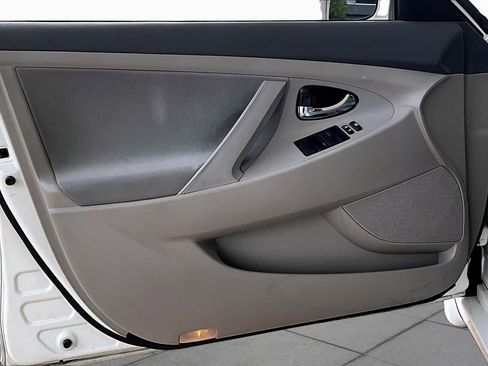 Used 2009 Toyota Camry FWD image 19