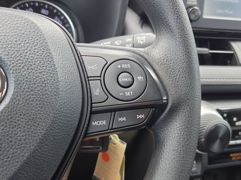 Used 2019 Toyota RAV4 LE FWD image 24