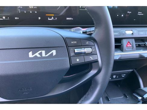 Used 2025 Kia K4 EX FWD image 17