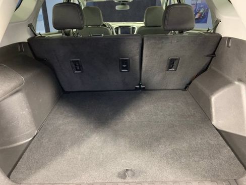 Used 2024 GMC Terrain SLE FWD image 10