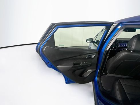 Used 2022 Chevrolet Bolt LT w/ Infotainment Package FWD image 25