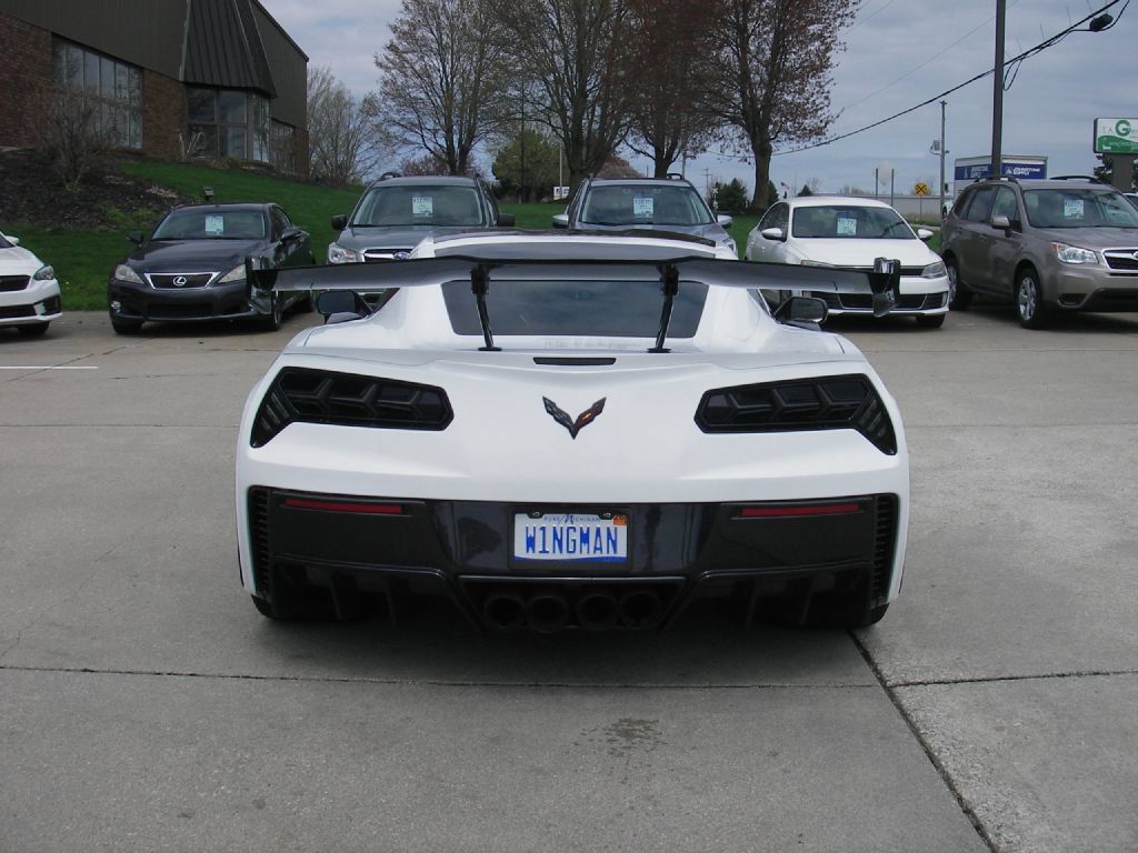 Used 2016 Chevrolet Corvette Z06 w/ 3LZ Preferred Equipment Group RWD image 7