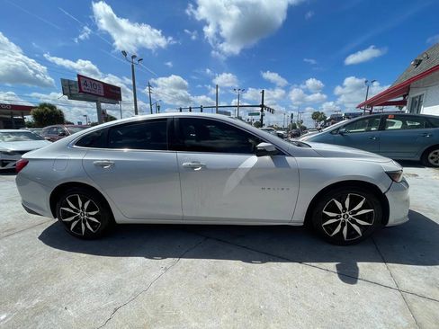 Used 2018 Chevrolet Malibu LT FWD image 3