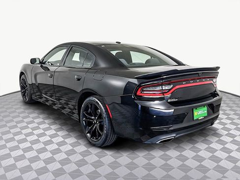 Used 2018 Dodge Charger SXT w/ Blacktop Package image 6