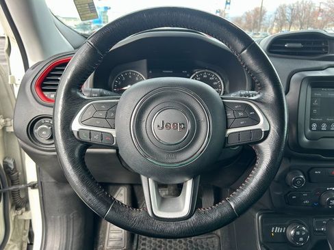Used 2018 Jeep Renegade Trailhawk w/ Cold Weather Group II image 22