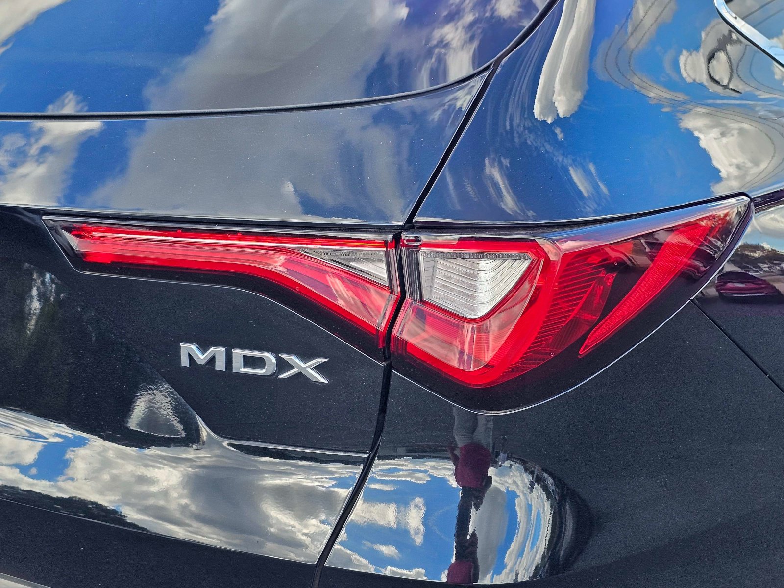 Used 2023 Acura MDX w/ Technology Package FWD image 9