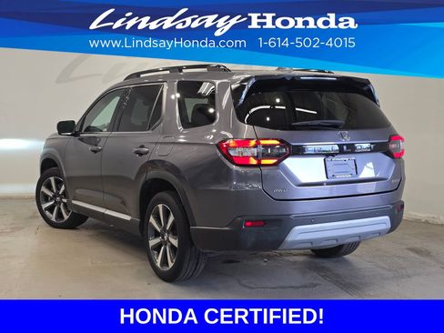 Used 2023 Honda Pilot Touring image 4