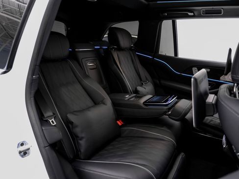 Used 2026 Mercedes-Benz Maybach GLS 600 4MATIC image 31