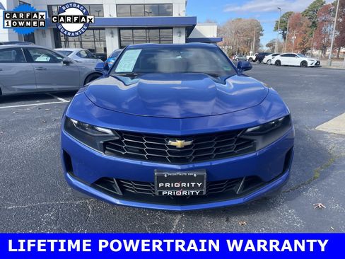 Used 2021 Chevrolet Camaro LT w/ Technology Package image 8