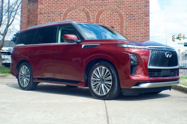 Used 2025 INFINITI QX80 Sensory AWD/4WD image 3