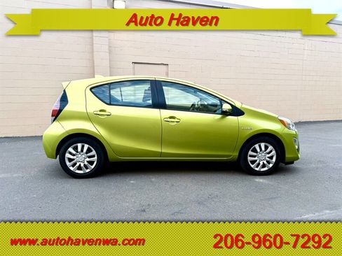 Used 2016 Toyota Prius C Two FWD image 4