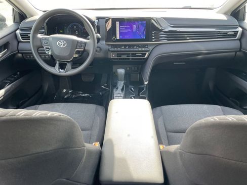 Used 2025 Toyota Camry LE image 40