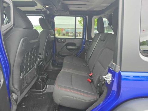 Used 2018 Jeep Wrangler Unlimited Rubicon AWD/4WD image 16