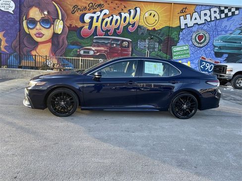 Used 2021 Toyota Camry XSE image 2