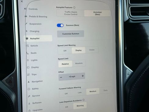 Used 2016 Tesla Model X 60D image 39