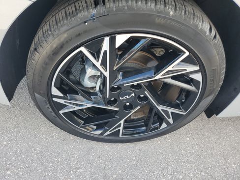 Used 2025 Kia K5 GT-Line w/ GT-Line Premium Package image 11