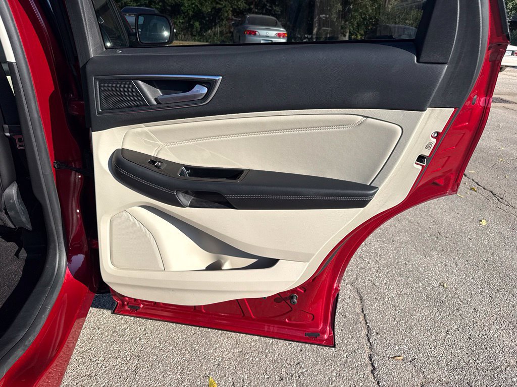 Used 2020 Ford Edge Titanium w/ Equipment Group 301A AWD/4WD image 40