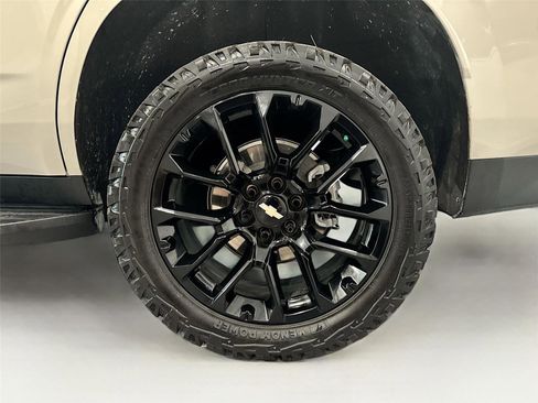 Used 2024 Chevrolet Tahoe High Country w/ Advanced Technology Package AWD/4WD image 36