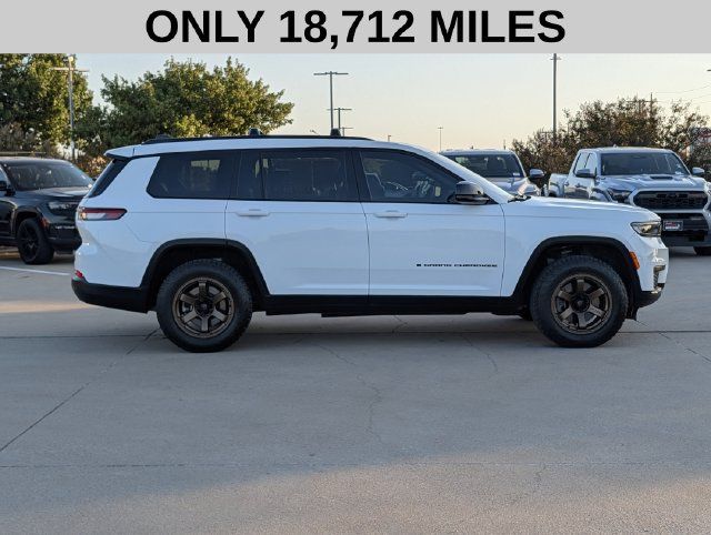 Used 2024 Jeep Grand Cherokee L Altitude AWD/4WD image 4