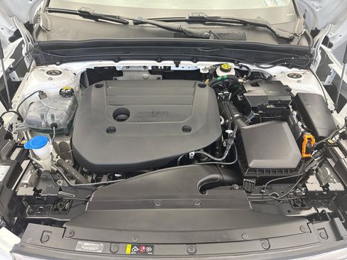 Used 2024 Volvo XC40 B5 Core AWD/4WD image 27