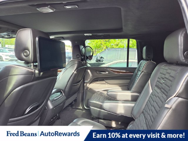 Used 2021 Cadillac Escalade ESV Sport Platinum w/ LPO, ONYX Package AWD/4WD image 10