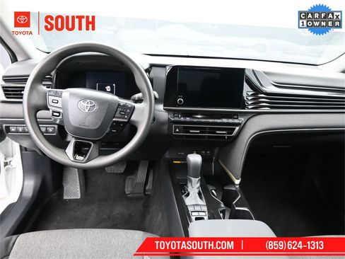 Used 2025 Toyota Camry LE image 10