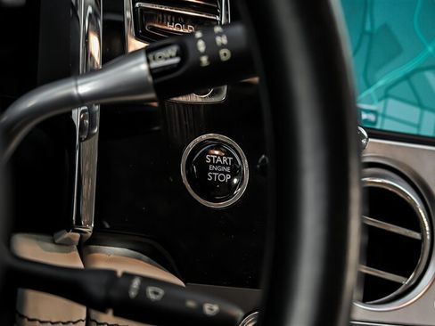 Used 2015 Rolls-Royce Wraith RWD image 28
