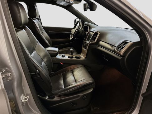 Used 2015 Jeep Grand Cherokee Limited w/ Luxury Group II image 34