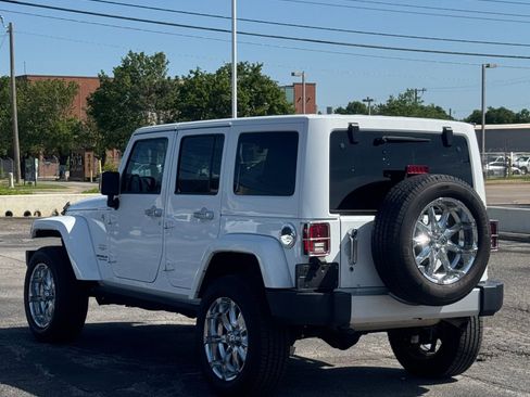 Used 2014 Jeep Wrangler Unlimited Sahara w/ Connectivity Group AWD/4WD image 4