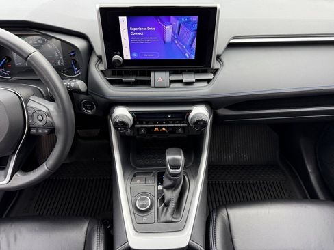 Used 2023 Toyota RAV4 SE image 21
