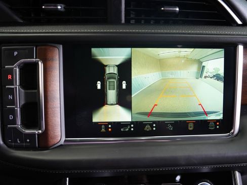 Used 2023 GMC Yukon XL Denali Ultimate AWD/4WD image 18