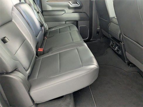 Certified 2025 GMC Sierra 1500 SLT image 30