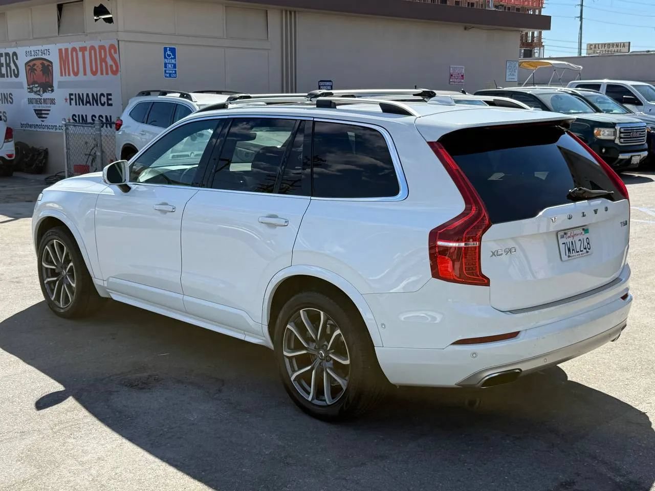 Used 2017 Volvo XC90 T6 Momentum w/ Vision Package AWD/4WD image 17