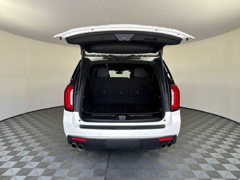 Used 2022 GMC Yukon XL Denali AWD/4WD image 28