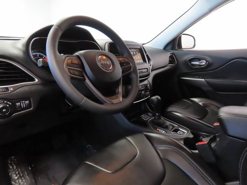 Used 2020 Jeep Cherokee Latitude Plus FWD image 8