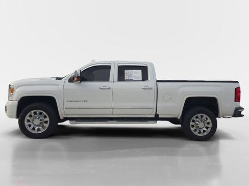 Used 2017 GMC Sierra 2500 Denali w/ Duramax Plus Package AWD/4WD image 6