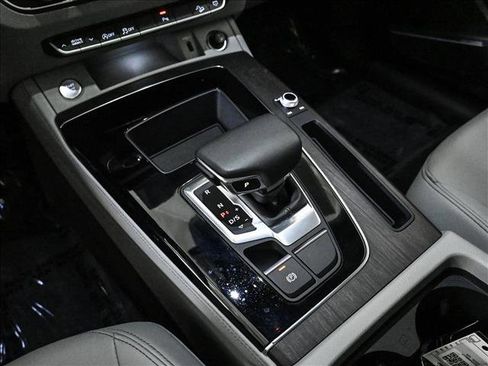 Certified 2024 Audi Q5 Premium AWD/4WD image 12