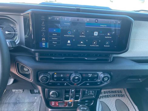 Used 2025 Jeep Wrangler Willys image 9