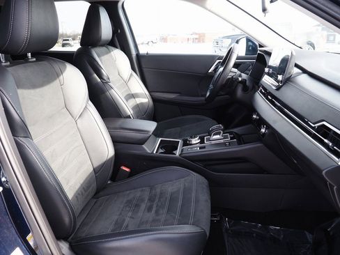 Used 2024 Mitsubishi Outlander 4WD Plug-In Hybrid image 31