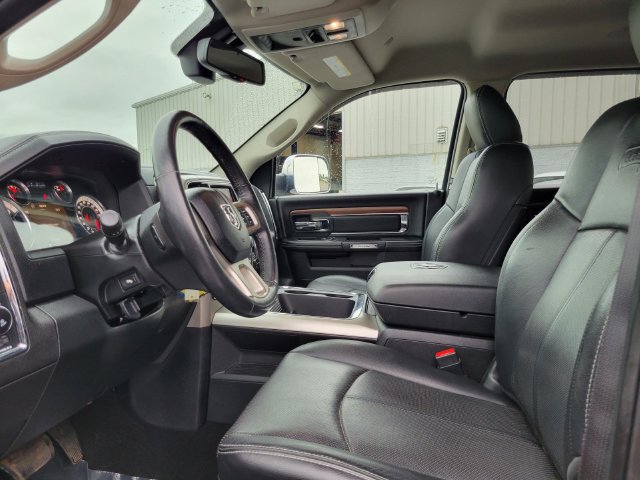 Used 2018 RAM 1500 Laramie AWD/4WD image 9