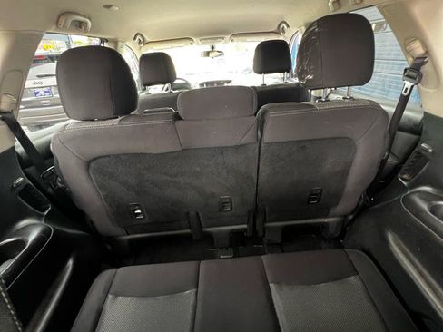 Used 2017 Nissan Pathfinder S AWD/4WD image 6