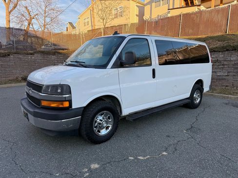 Used 2018 Chevrolet Express 3500 LT w/ LT Preferred Equipment Group image 2